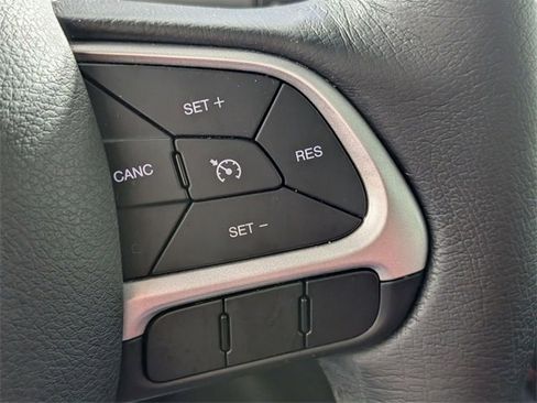 Used 2021 Jeep Renegade Latitude w/ Convenience Group image 16