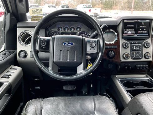 Used 2016 Ford F250 Lariat w/ Lariat Ultimate Package image 6