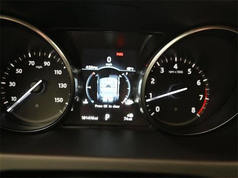 Used 2017 Land Rover Discovery Sport SE image 21