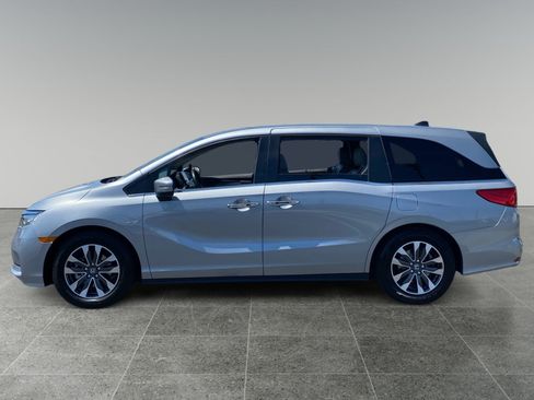 Used 2024 Honda Odyssey EX-L image 2