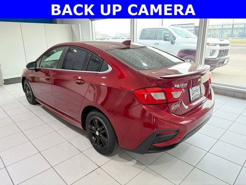 Used 2017 Chevrolet Cruze LT image 3