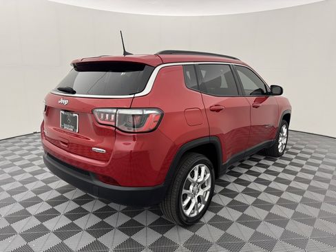 Used 2023 Jeep Compass Latitude image 8