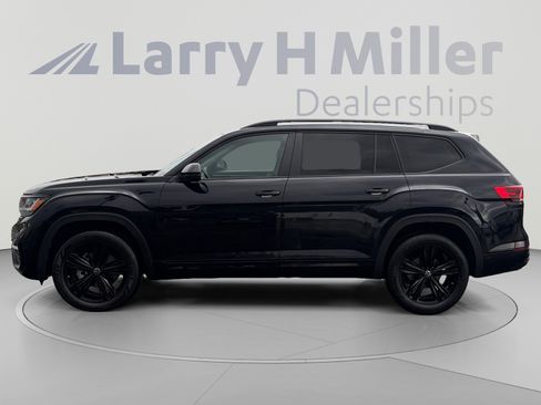 Used 2023 Volkswagen Atlas SEL R-Line AWD/4WD image 2