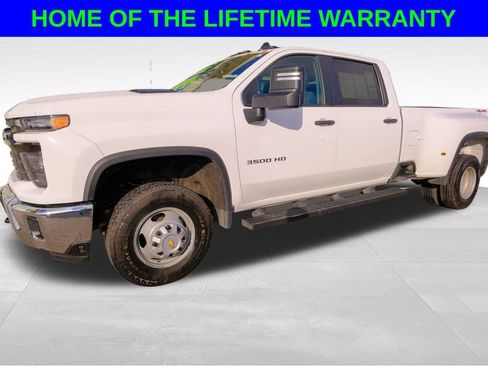 Used 2024 Chevrolet Silverado 3500 W/T image 2