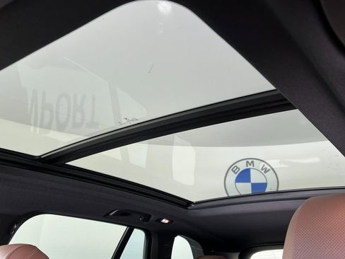 Used 2024 BMW X5 xDrive40i w/ Parking Assistance Package image 31