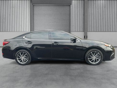 Used 2017 Lexus ES 350 w/ Navigation System Package FWD image 32