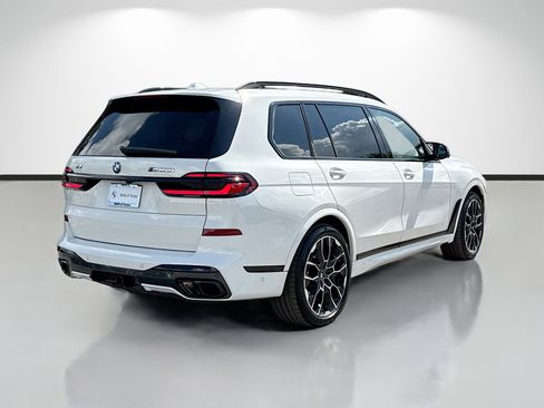 Used 2025 BMW X7 M60i AWD/4WD image 3