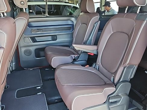 Used 2025 Volkswagen ID. Buzz Pro S Plus image 21