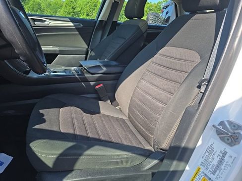 Used 2019 Ford Fusion SE AWD/4WD image 24