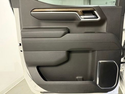 Certified 2022 Chevrolet Silverado 1500 LT w/ Z71 Off-Road Package image 23