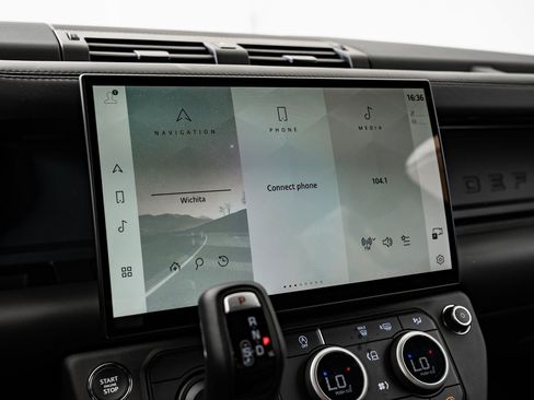 New 2026 Land Rover Defender 110 X-Dynamic SE image 33