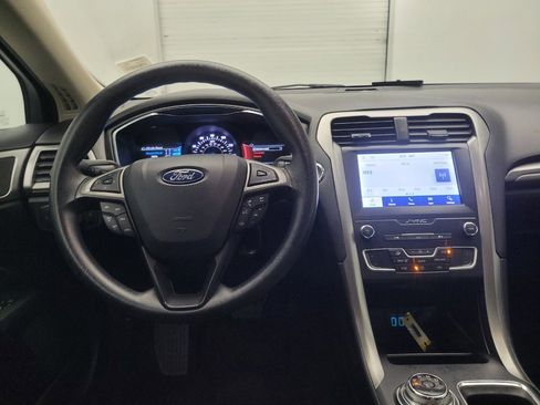Used 2020 Ford Fusion SE image 22