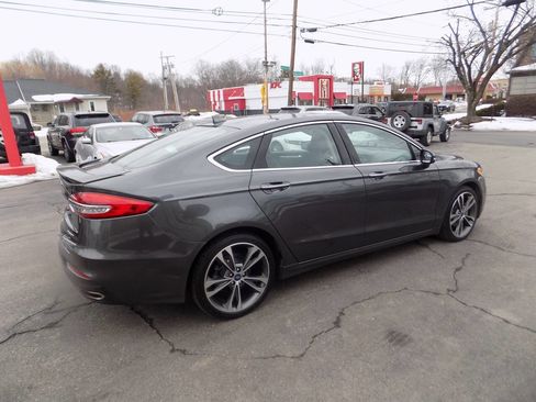Used 2019 Ford Fusion Titanium image 3