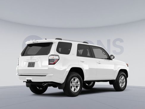 Used 2020 Toyota 4Runner SR5 image 4