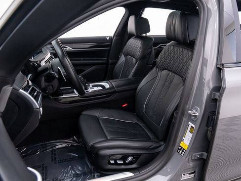 Certified 2022 BMW 750i xDrive w/ Executive Package image 15