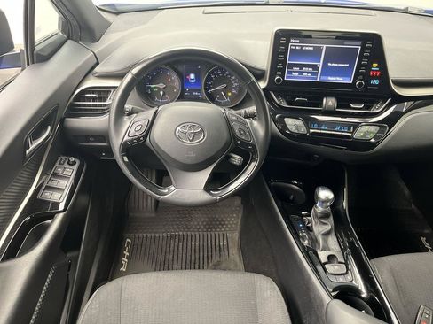 Used 2019 Toyota C-HR XLE FWD image 12