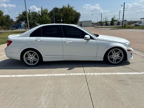 Used 2013 Mercedes-Benz C 300 4MATIC Sedan image 4