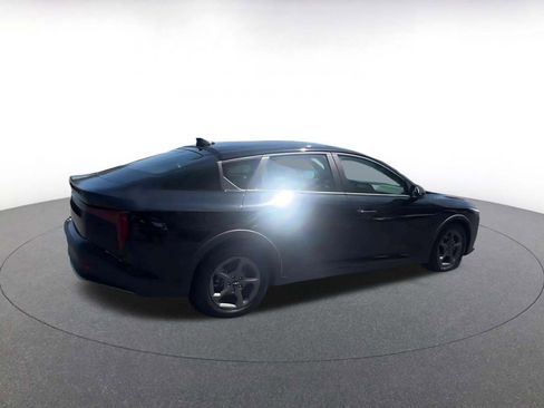 Used 2025 Kia K4 LXS image 15