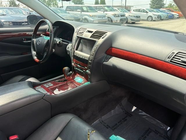 Used 2007 Lexus LS 460 L RWD image 26