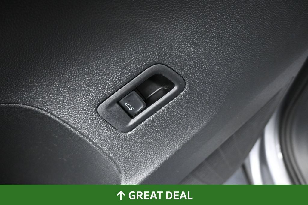 Used 2025 Volkswagen Atlas Cross Sport SE FWD image 34