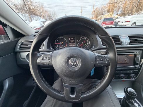 Used 2015 Volkswagen Passat TDI SE image 29