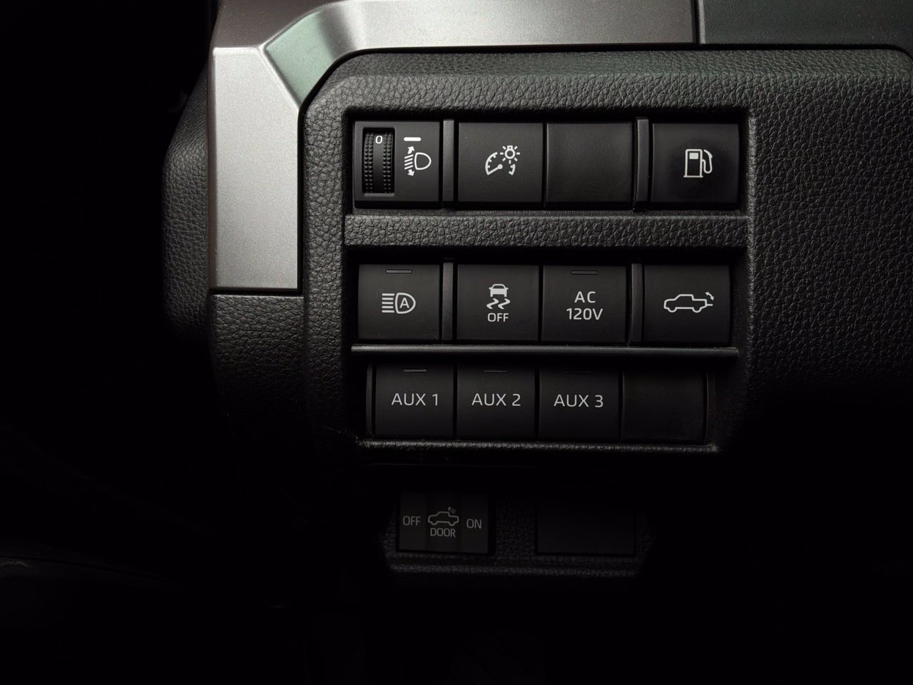 Used 2024 Toyota Tacoma TRD Off-Road w/ TRD Off Road Premium Package AWD/4WD image 29