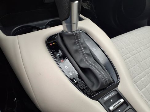 Used 2025 Honda HR-V LX image 25