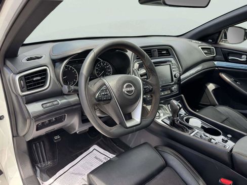 Used 2023 Nissan Maxima SR w/ Sport Mat Group FWD image 22