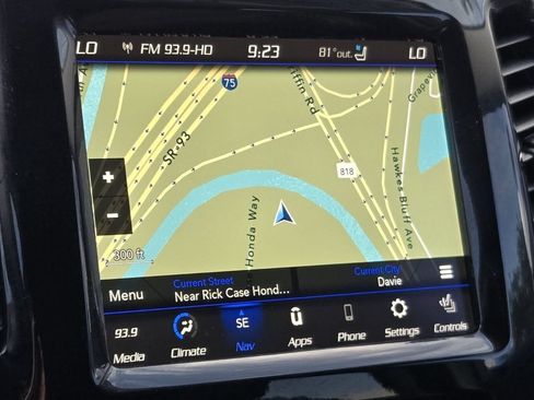 Used 2021 Jeep Cherokee Limited w/ Elite Package FWD image 19