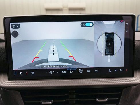 Certified 2025 Ford Explorer Platinum w/ Ultimate Package image 17