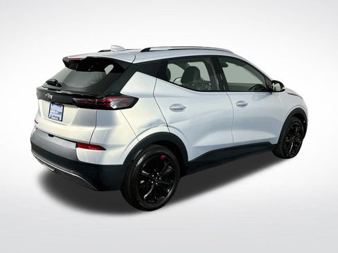 Used 2023 Chevrolet Bolt EUV LT w/ Convenience Package FWD image 8