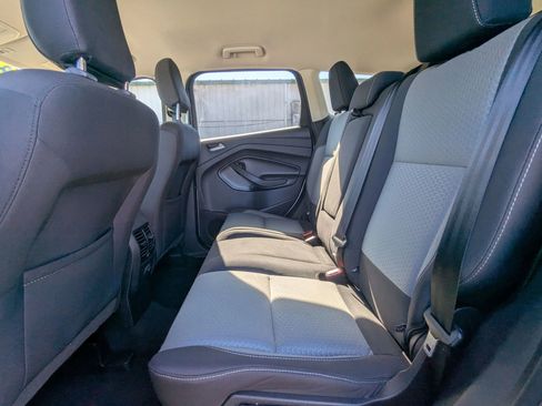 Used 2018 Ford Escape SE w/ Ford Safe & Smart Package image 10