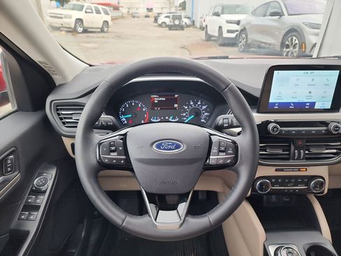 Used 2022 Ford Escape SEL image 18