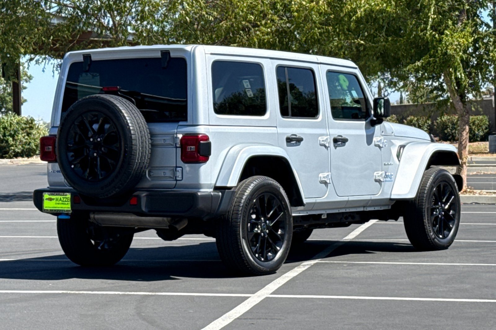 Used 2024 Jeep Wrangler Unlimited Sahara AWD/4WD image 11