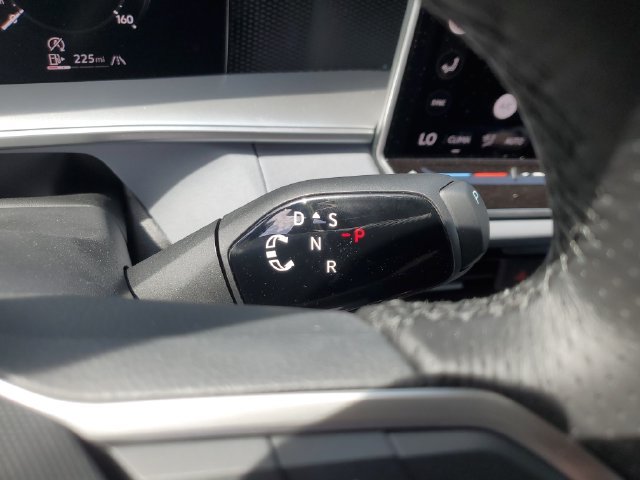 New 2026 Volkswagen Tiguan SE R-Line AWD/4WD image 21