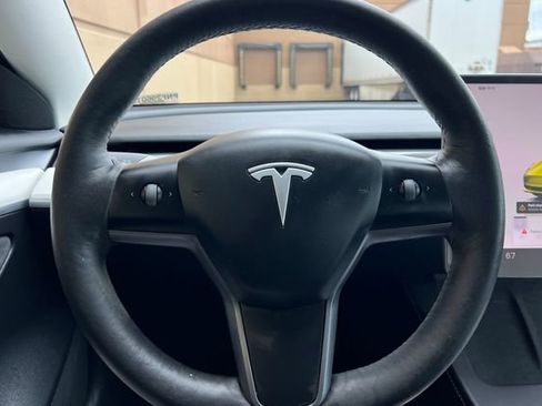 Used 2022 Tesla Model 3 Long Range AWD/4WD image 25