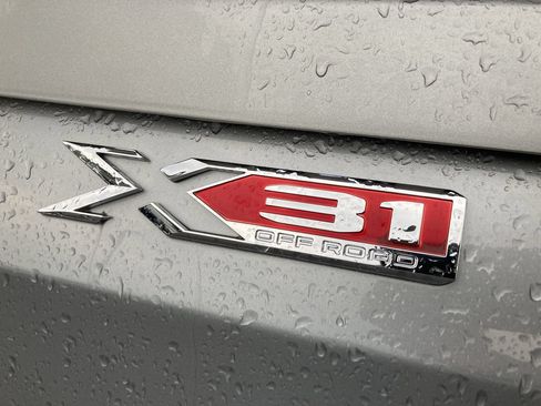 Used 2023 GMC Sierra 1500 SLE AWD/4WD image 10