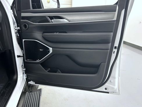 New 2026 Jeep Grand Wagoneer L Limited AWD/4WD image 16