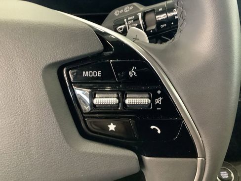 Certified 2025 Kia Niro EX FWD image 13