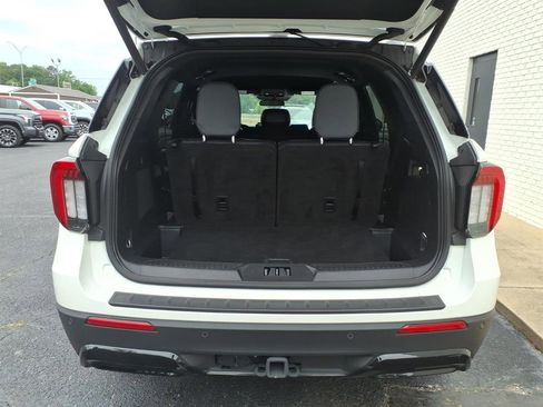 Used 2025 Ford Explorer ST-Line w/ ST-Line Street Pack AWD/4WD image 5
