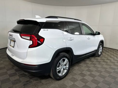 Used 2023 GMC Terrain SLE w/ Driver Convenience Package image 3