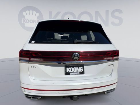 Used 2025 Volkswagen Atlas SEL Premium R-Line image 10
