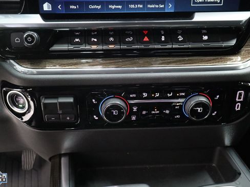 Used 2024 Chevrolet Silverado 1500 LT Trail Boss w/ LT Trail Boss Premium Package image 19