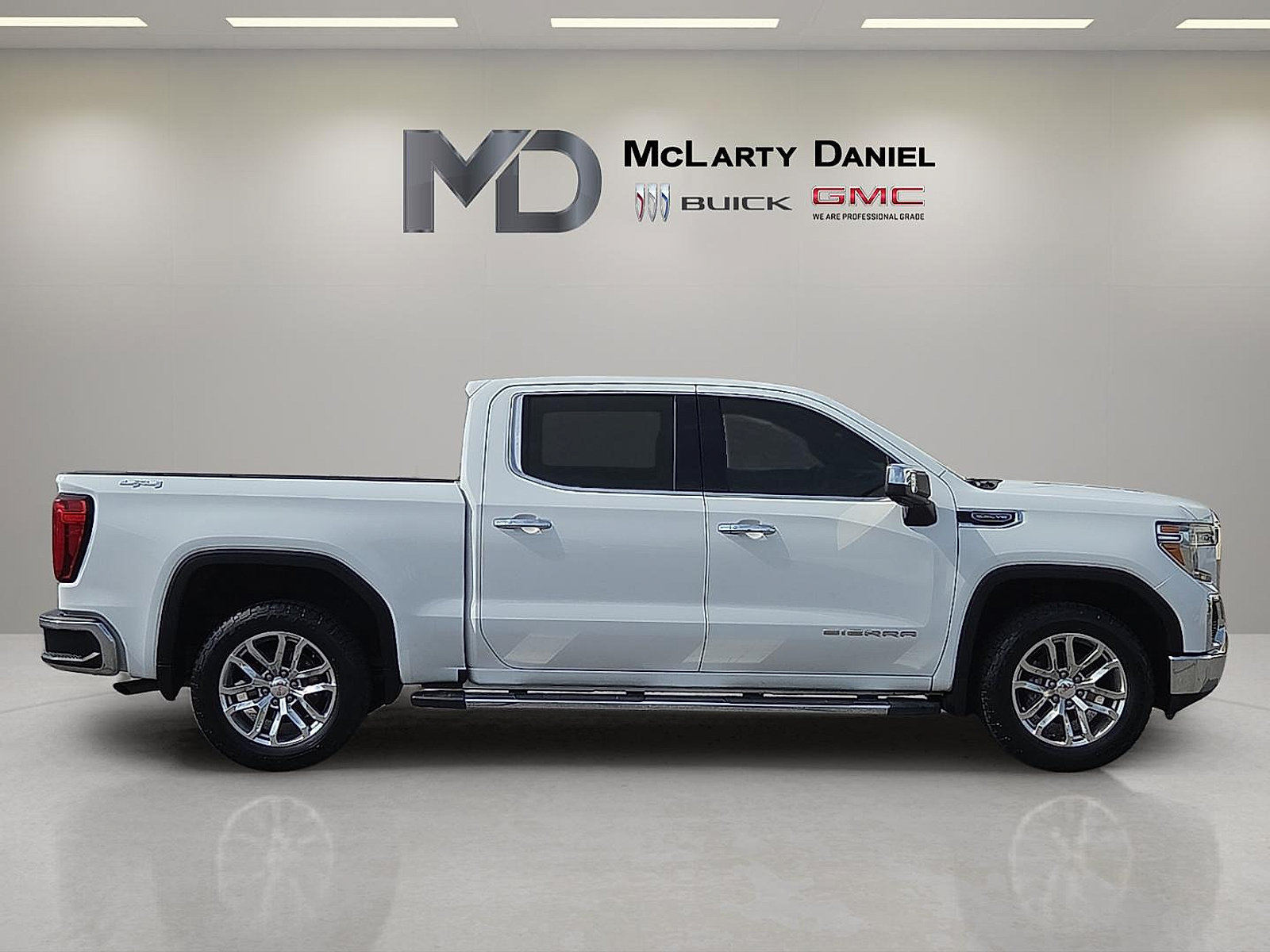 Used 2019 GMC Sierra 1500 SLT w/ SLT Premium Package AWD/4WD image 15