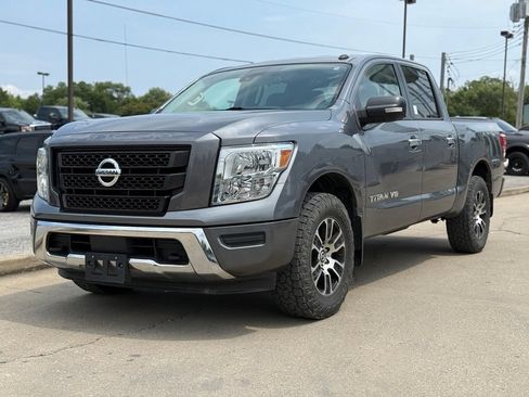 Used 2020 Nissan Titan SV AWD/4WD image 25