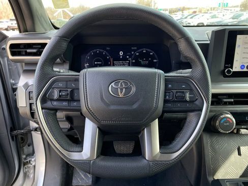 Used 2025 Toyota Tacoma TRD Off-Road AWD/4WD image 13