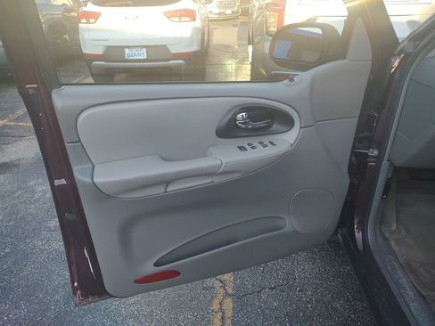 Used 2006 Chevrolet TrailBlazer LS w/ LS Preferred Equipment Group image 9