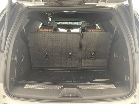 Used 2025 Chevrolet Tahoe High Country AWD/4WD image 13
