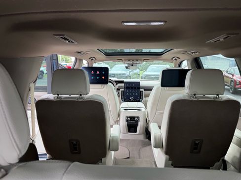 Used 2025 GMC Yukon XL Denali w/ Denali Reserve Package AWD/4WD image 27