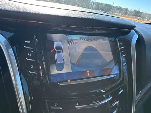 Used 2020 Cadillac Escalade ESV Premium Luxury image 29